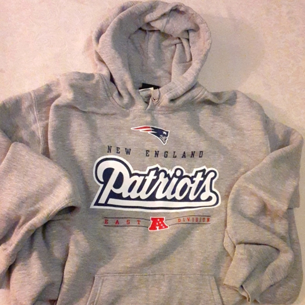 NFL TEAM APPAREL NE Patriots Grey Hooded Sweatshirt Size 2XL